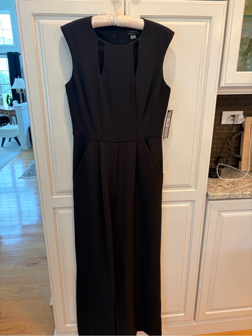 Tahari ASL Black Sleeveless Jumpsuit with Tailored Seams